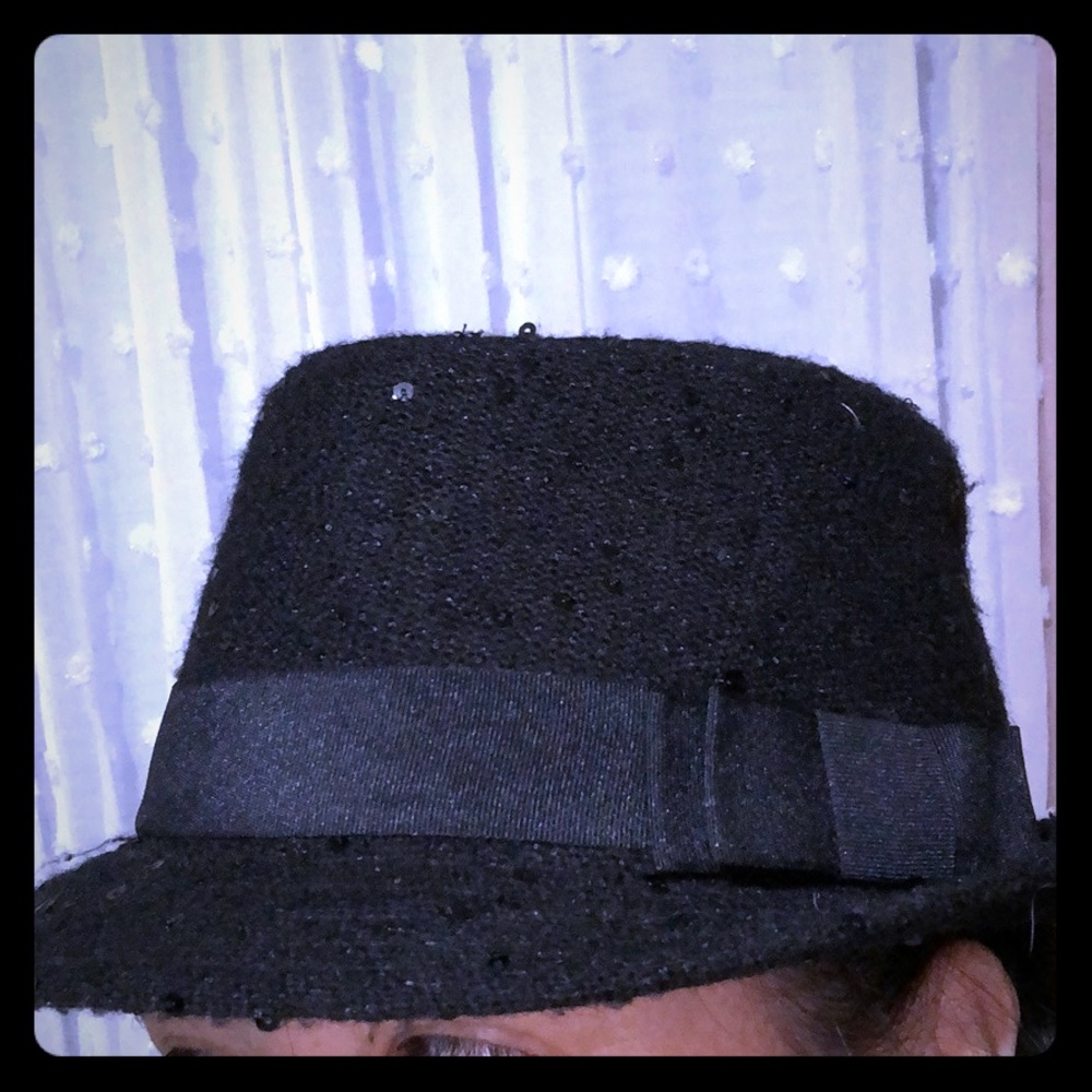 Laura Marciano black fedora